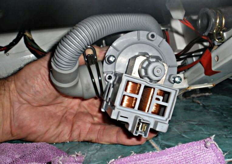 Ремонт не греющей воду стиральной машины в Павшинской Пойме - Ремонт и установка