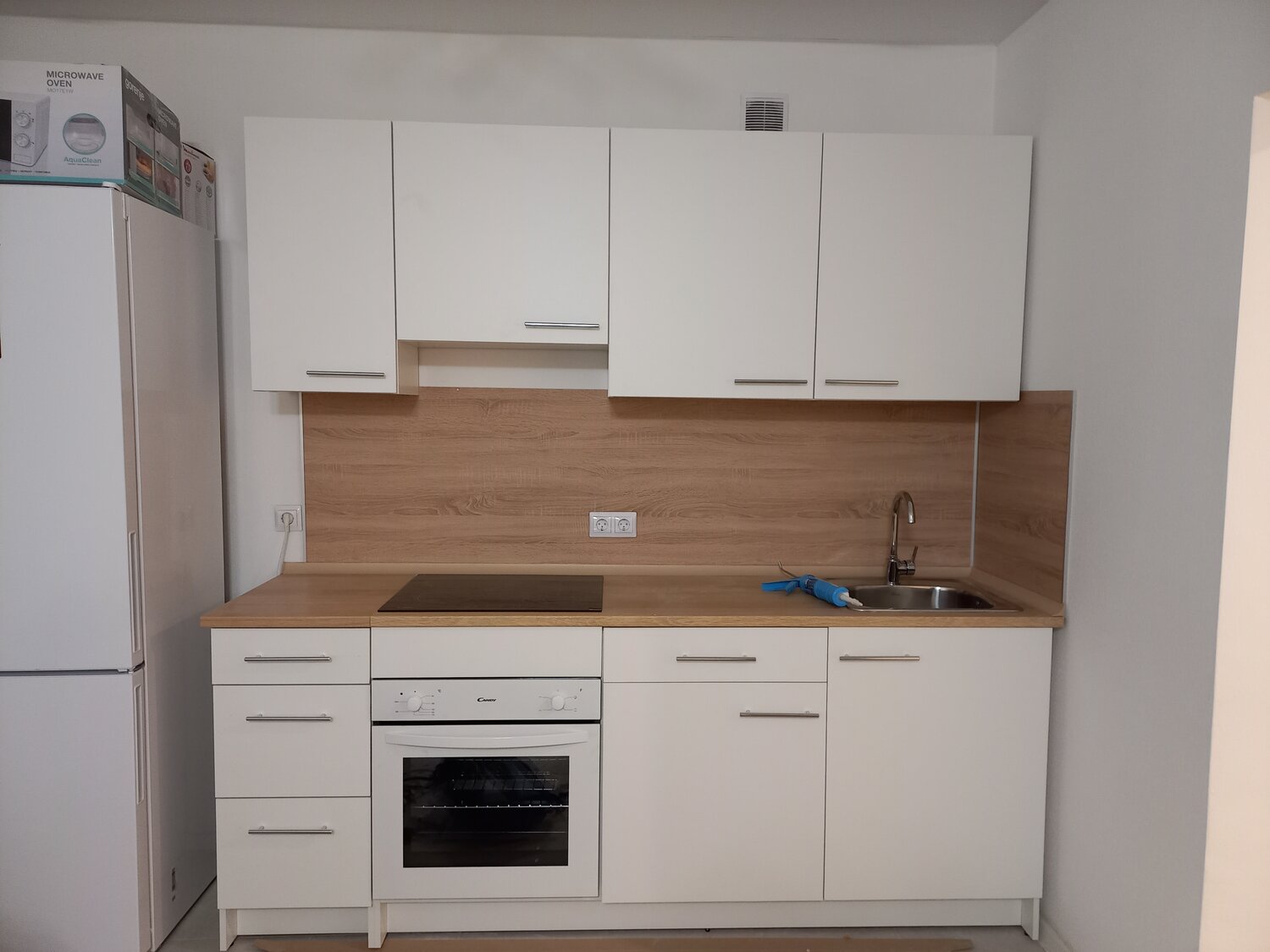 кухня с белой техникой, кухонный гарнитур, кухня, прямая кухня, кухня 4кв мдф белая