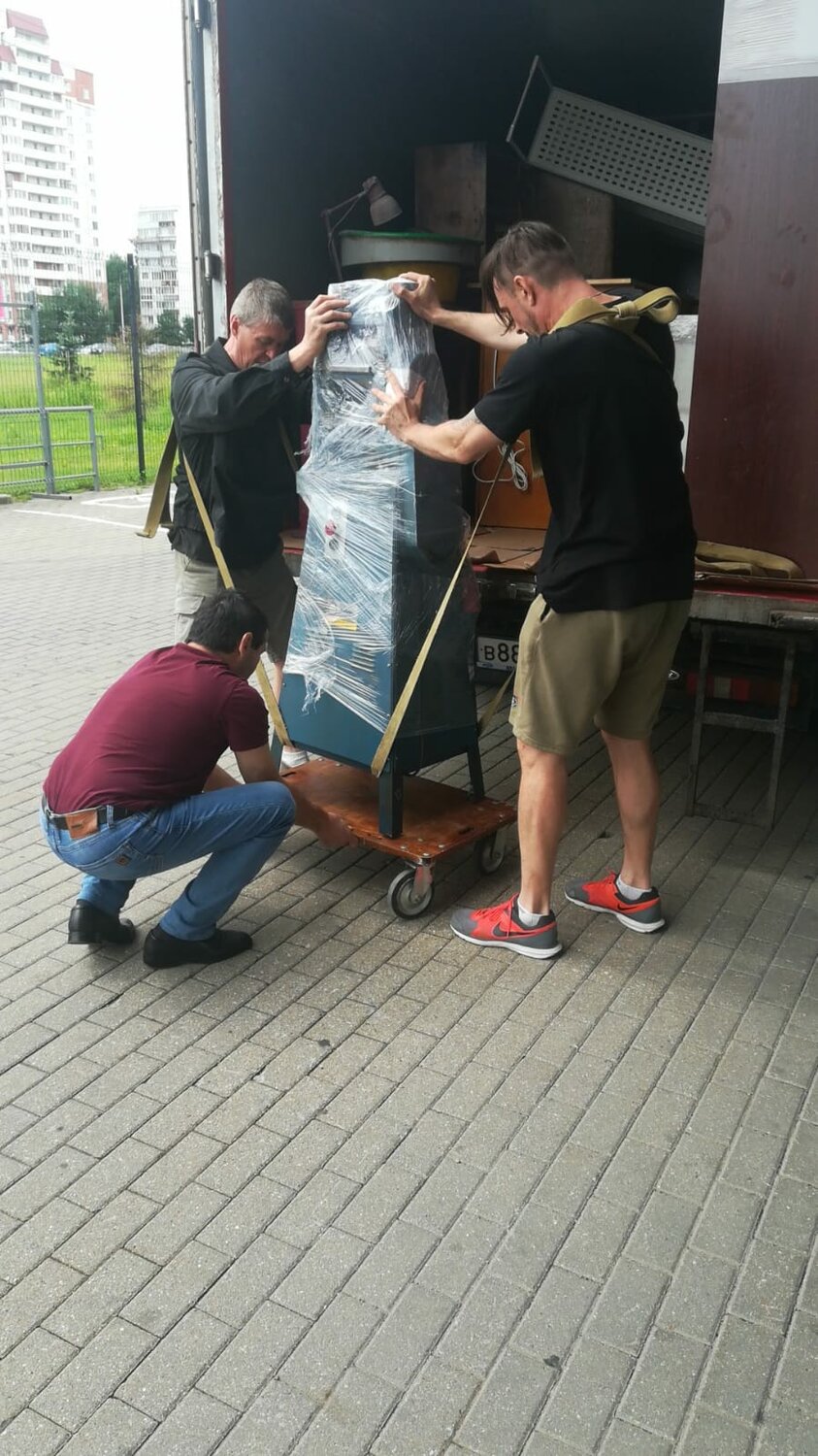 грузчики, грузчики переезды, услуги грузчиков, переезд, перевозка мебели