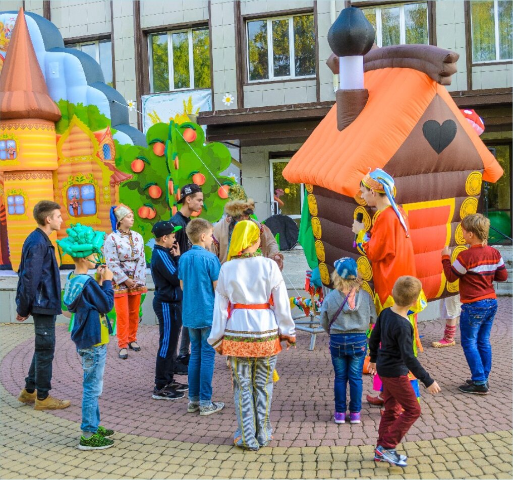 детская игра, сургут никольский храм детский садик, игровая площадка, дом берендея переславль-залесский, праздник