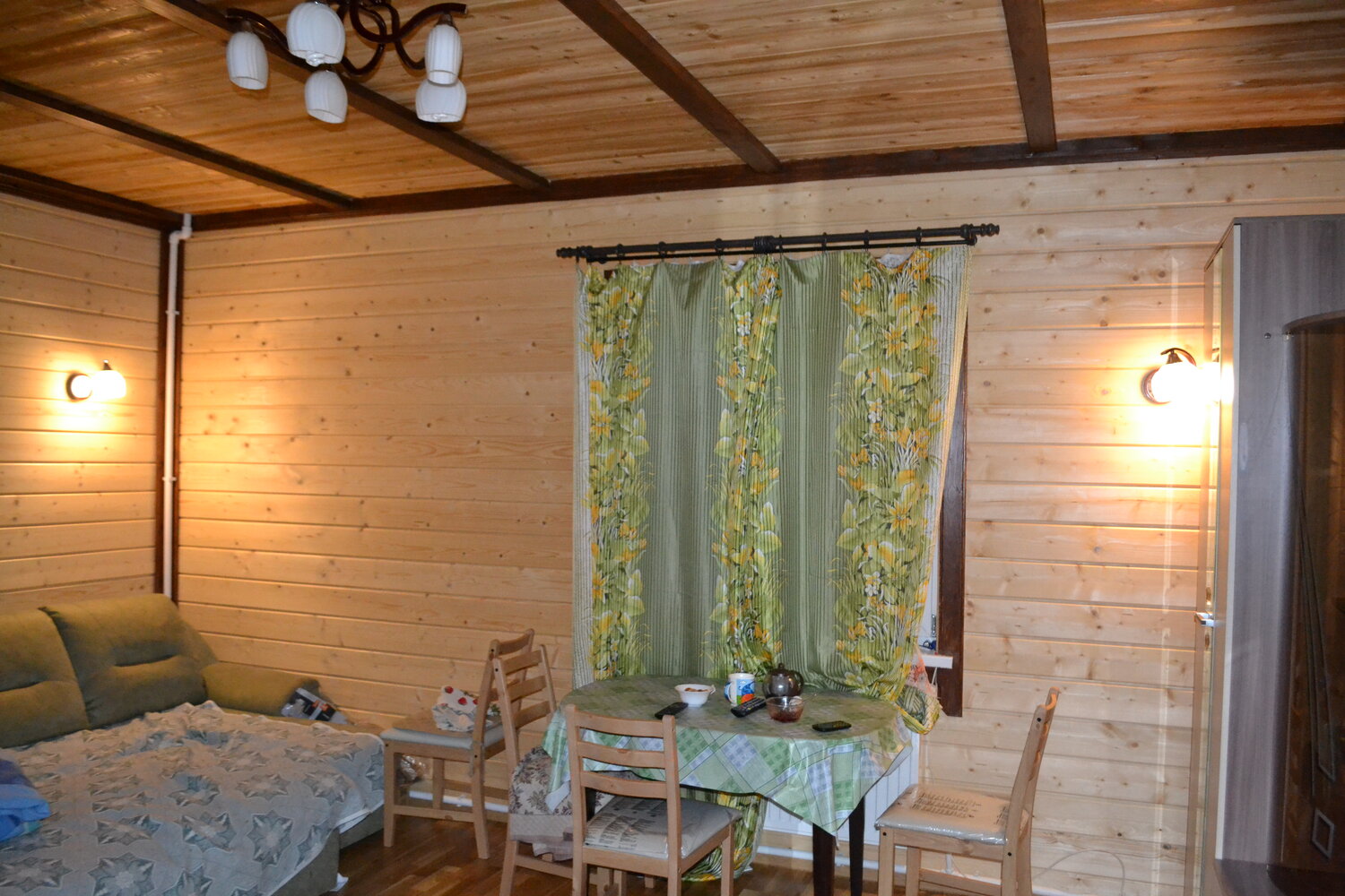 на даче, занавески в предбанник, шторы на дачу в деревянный, шторы для дачи, шторы на турбазу