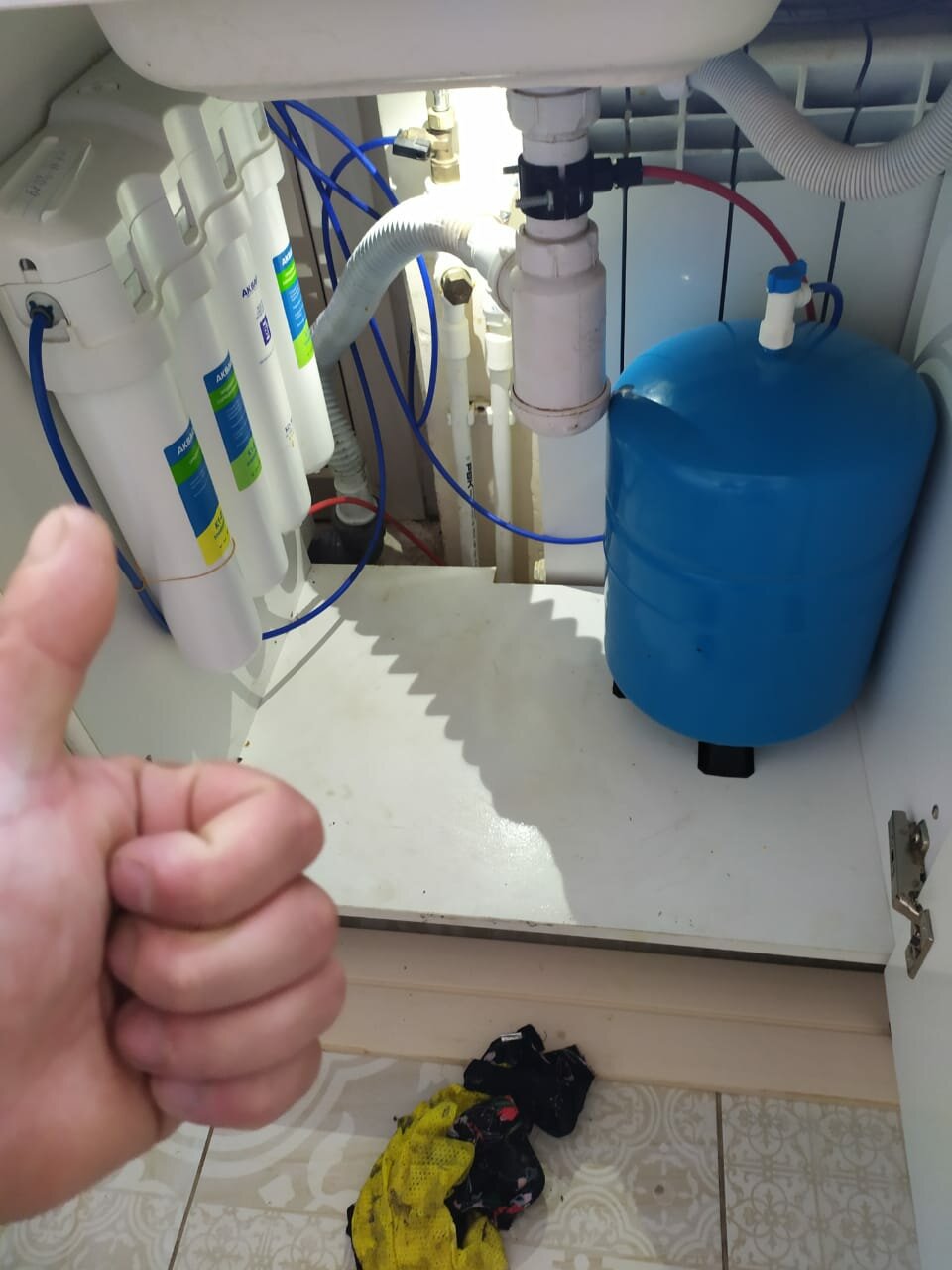 насос для аквафор осмо 50, фильтр для воды аквафор осмо 50 исп.5, монтаж аквафор осмо 050-5, бак обратного осмоса аквафор осмо, осмос аквафор осмо-050-5