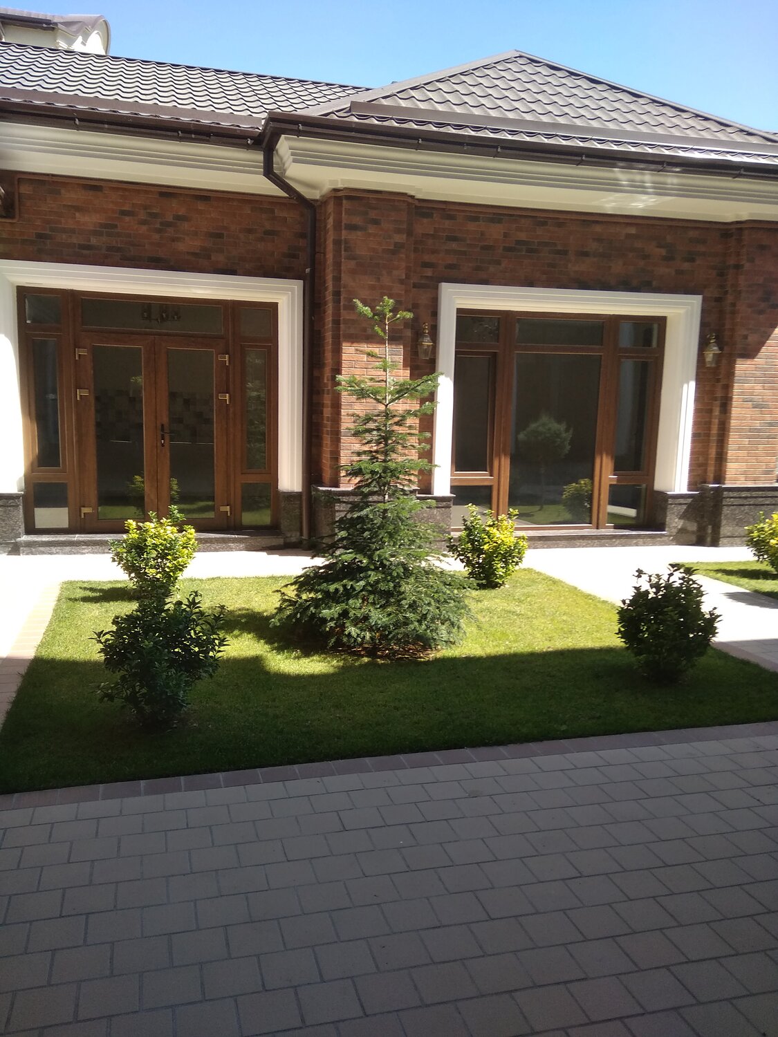 загородный дом, одноэтажный дом из клинкерного кирпича, дом, коттедж, частный дом