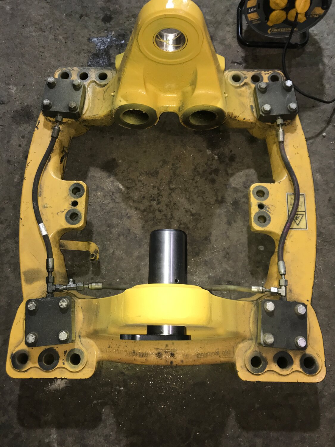 каретка задняя экскаватора volvo bl71, каретка экскаватора погрузчика cat 444, задняя каретка jcb 4cx, каретка jcb 4cx, каретка volvo bl71