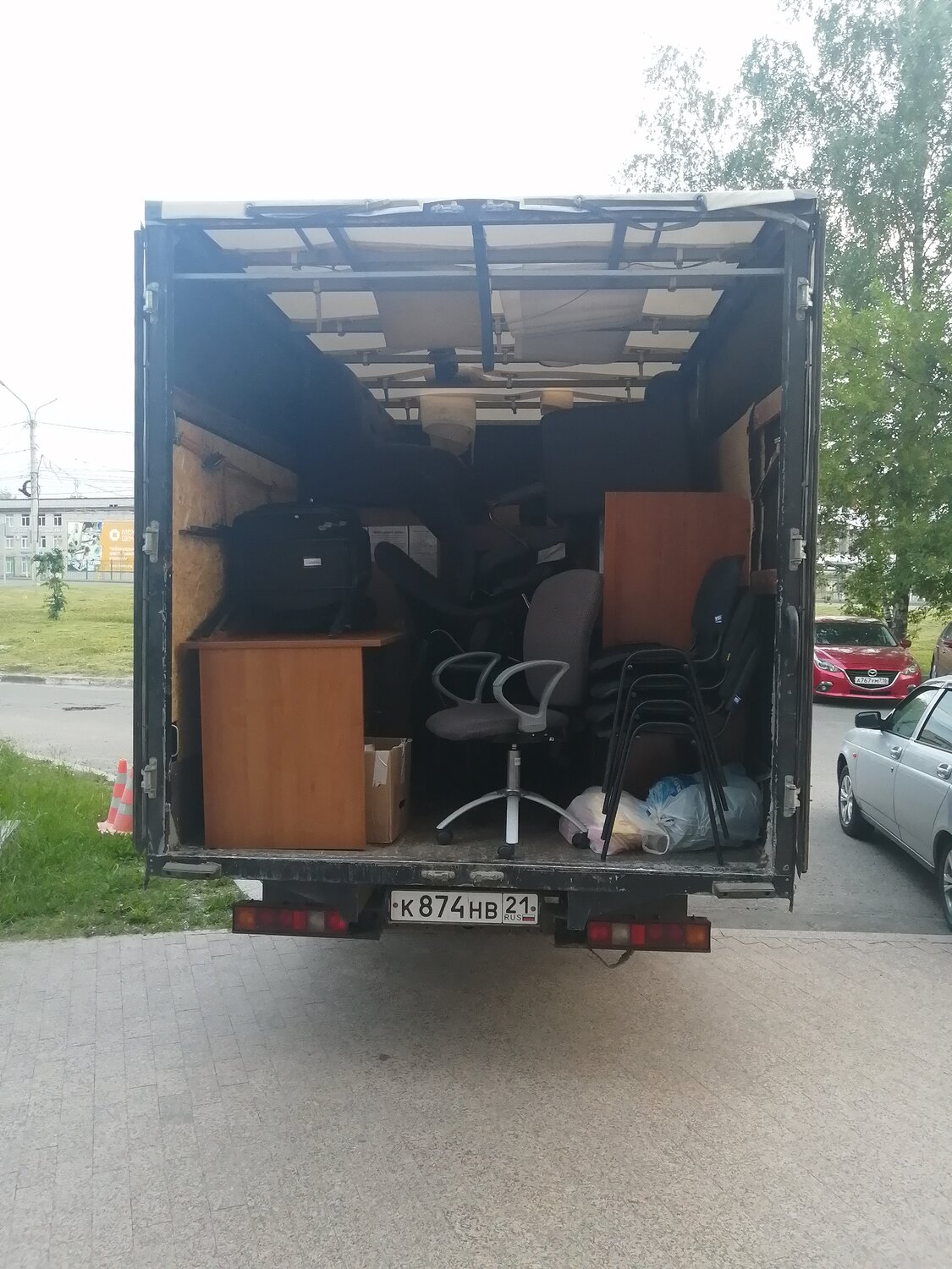 мини газель для перевозки, перевозка автомобиля в газеле, газель для перевозки длина 4 метра,ширина 2.4 м, газели, грузовой автомобиль