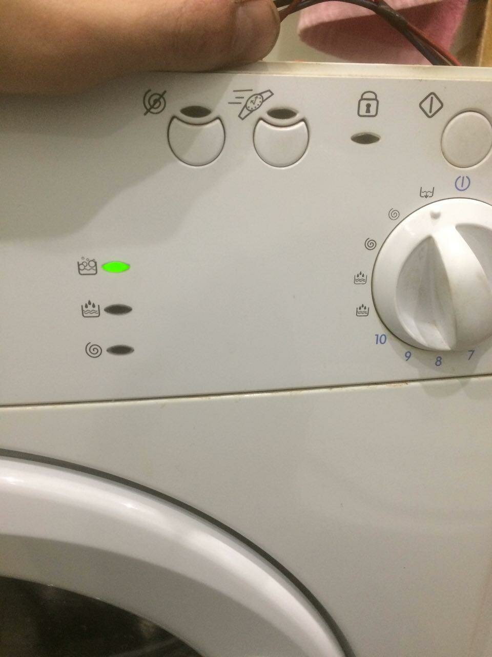 indesit, бытовая техника, стиральная машина indesit wiu 82, стиральная машина индезит 33см wiu81, стиральная машина indesit индикаторы