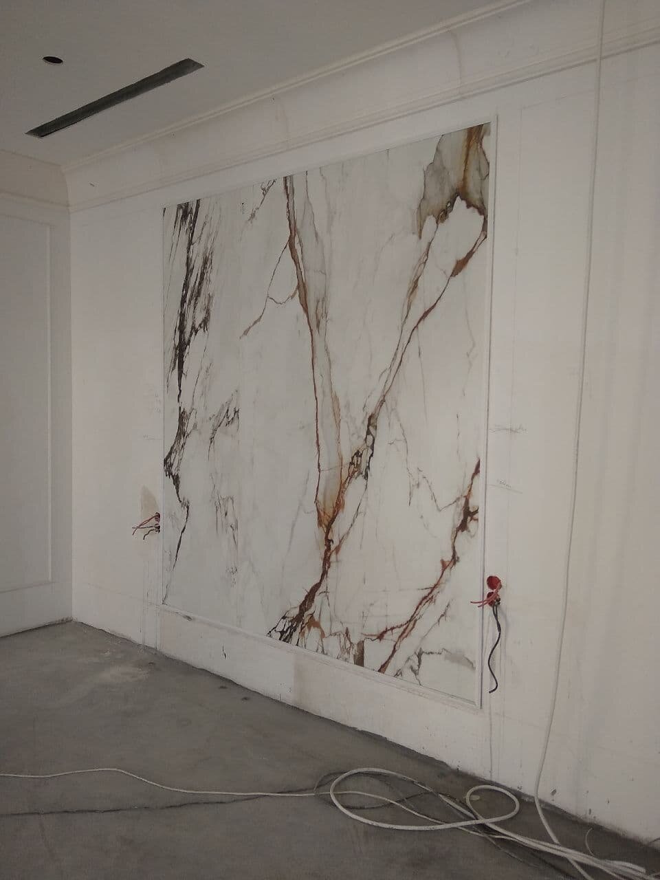 имитация мрамора крупноформатный керамогранит 20 штукатуркой, итальянский мрамор, венецианская штукатурка мрамор калакатта, мрамор, фактурная штукатурка в ванной под мрамор