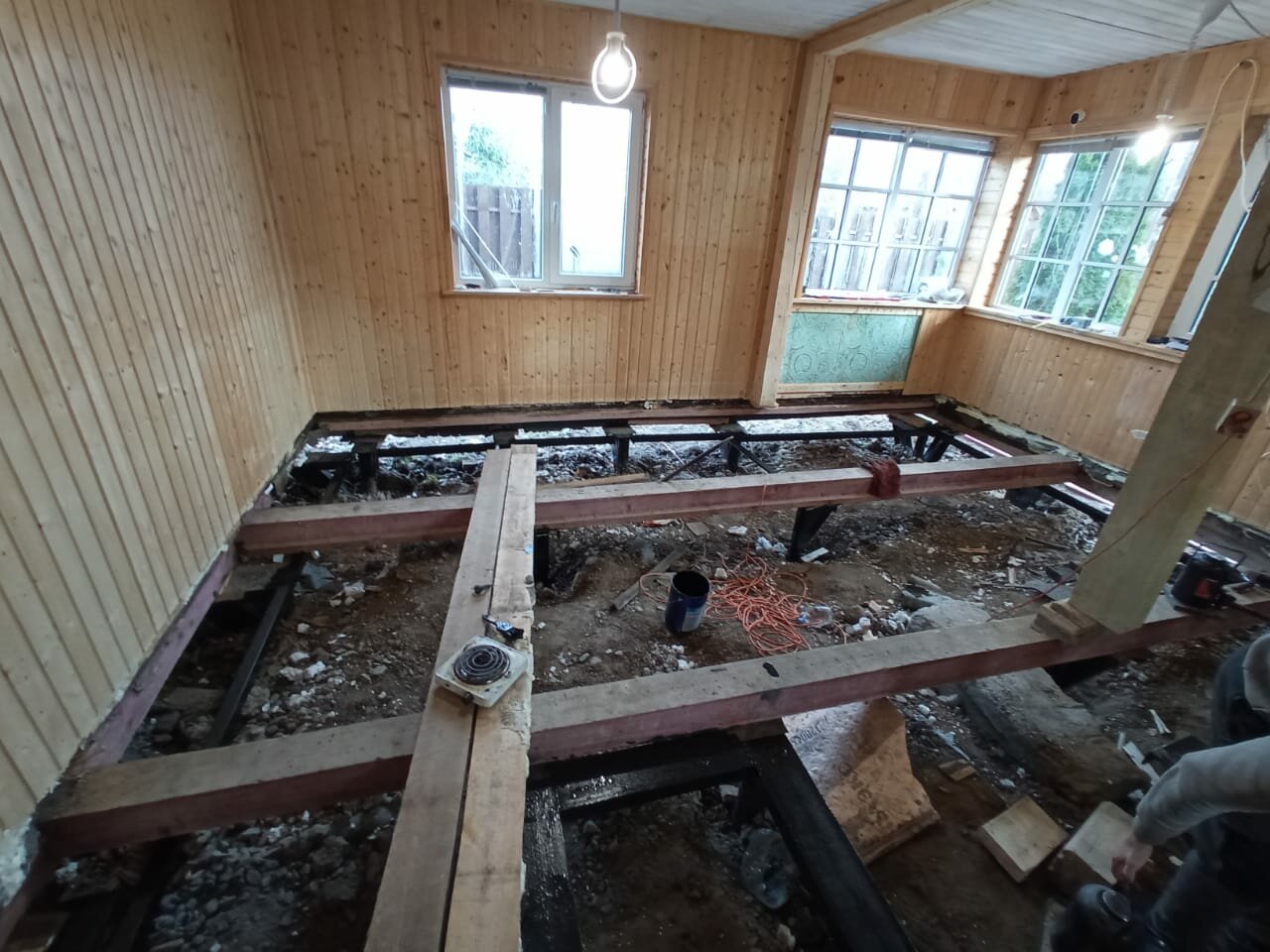 деревянный пол в каркасном доме, пол в деревянном доме, в доме, деревянный пол в частном, лаги в доме из бруса