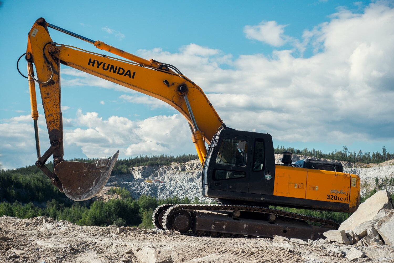 hyundai r320lc-7, экскаватор hyundai 470, гусеничный экскаватор hyundai, hyundai r330lc-9s, экскаватор гусеничный hyundai r250lc-7