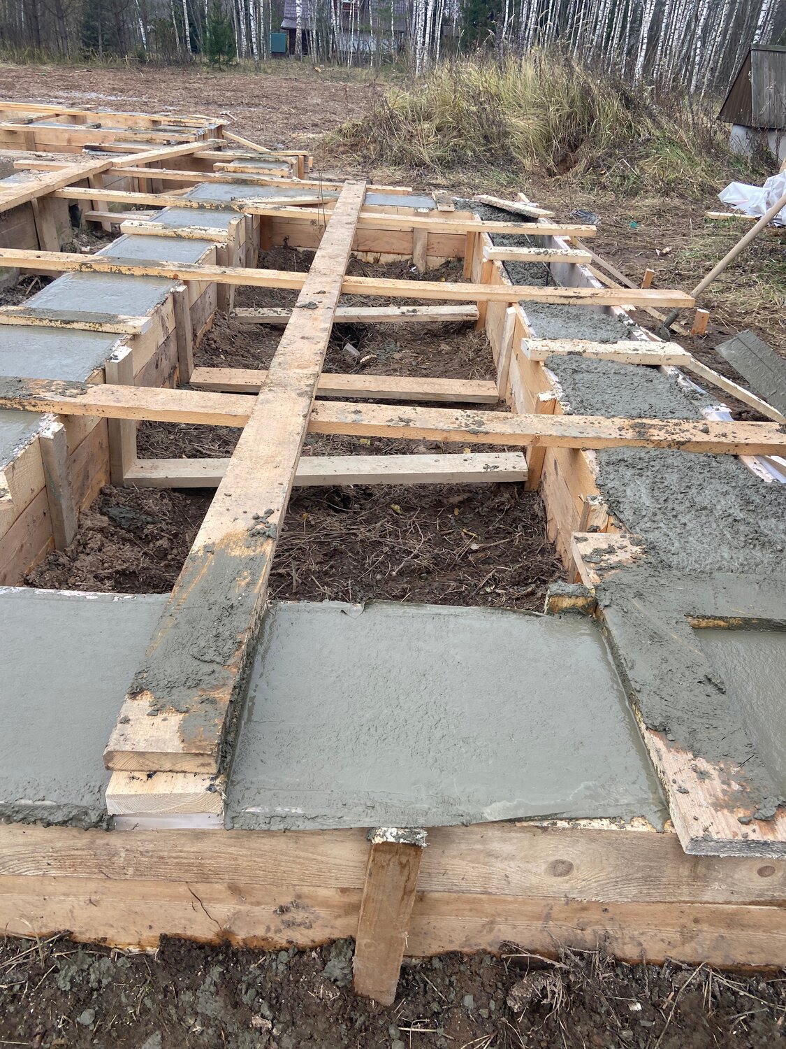 Залить ленточный фундамент