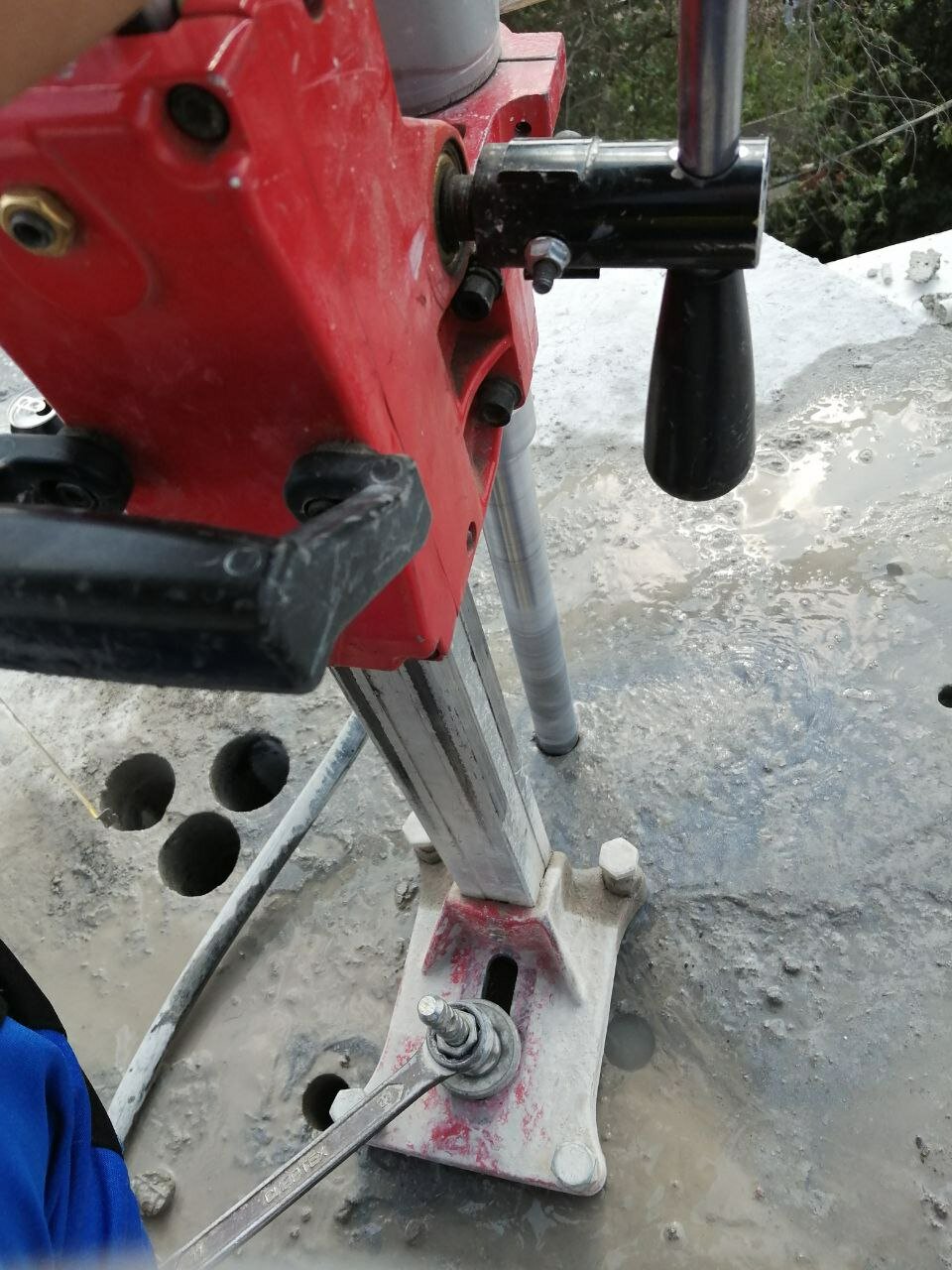станок алмазного бурения hilti, станина для алмазного сверления, сверлильная станина для алмазного бурения voll 255, двигатель для алмазного бурения messer dm250, двигатель для алмазного бурения messer dm10
