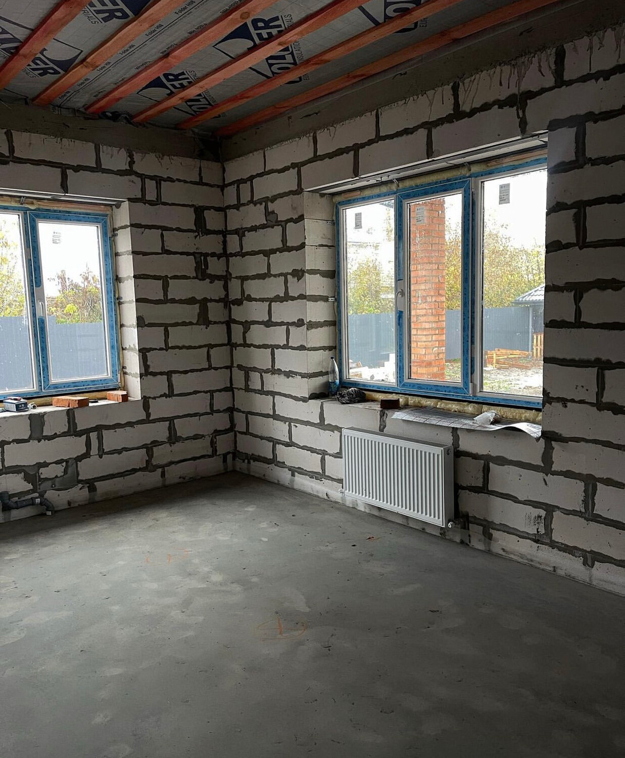 квартира, загородный коттедж, дом кирпичный, жилой дом, окна в доме из газобетона