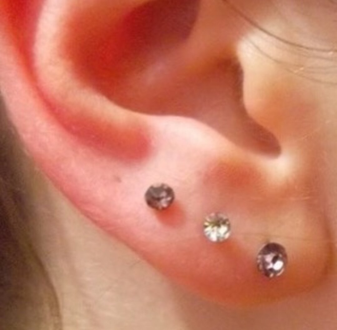 пирсинг ушей, пирсинг, пирсинг козелка, tragus piercing, прокалывание ушей