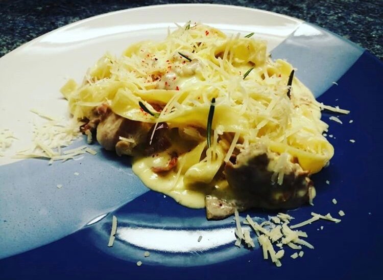 паста карбонара, макароны с сыром, тальятелле, тальятелле карбонара, макароны фарфалле с сыром пармезан