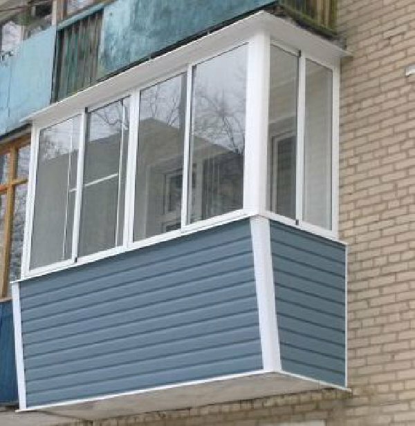 остекление балконов и лоджий, остекление балконов 3м, алюминиевый балкон с сайдингом, остекление балконов в красноярске, пластиковый балкон
