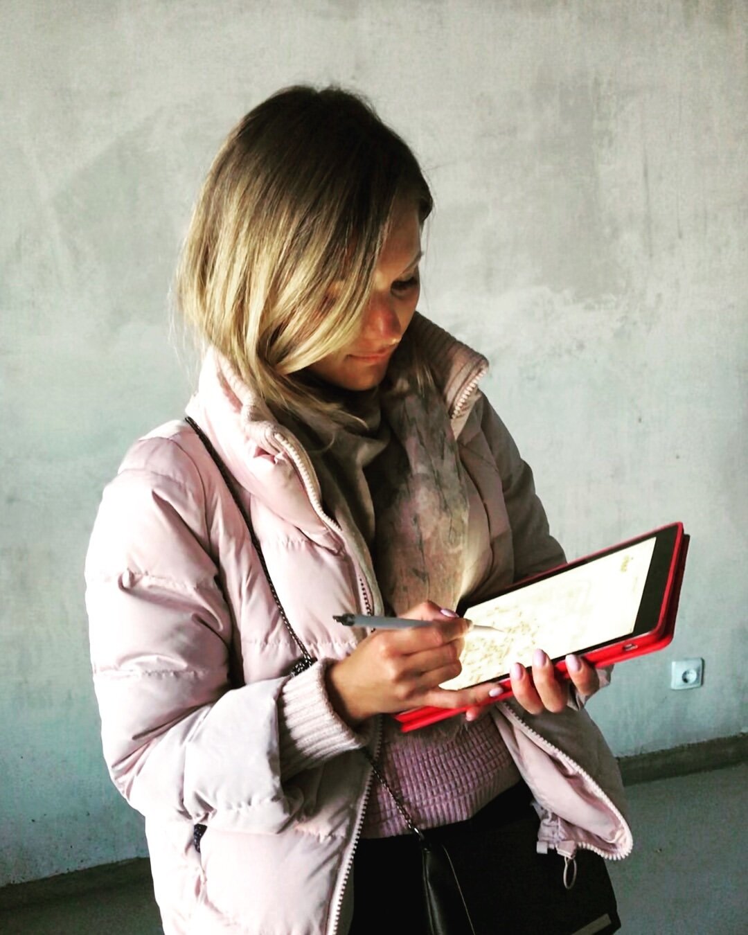 человек, девушка, женщина, люди, блондинка с книгой