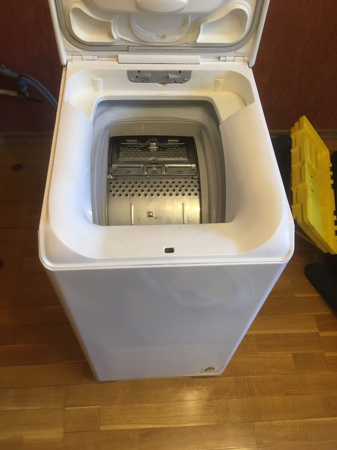 бытовая техника, машинка стиральная zanussi zwy 1100, стиральная машина браун с вертикальной загрузкой wtc128se, стиральная машина, стиральная машина zanussi zwp 582