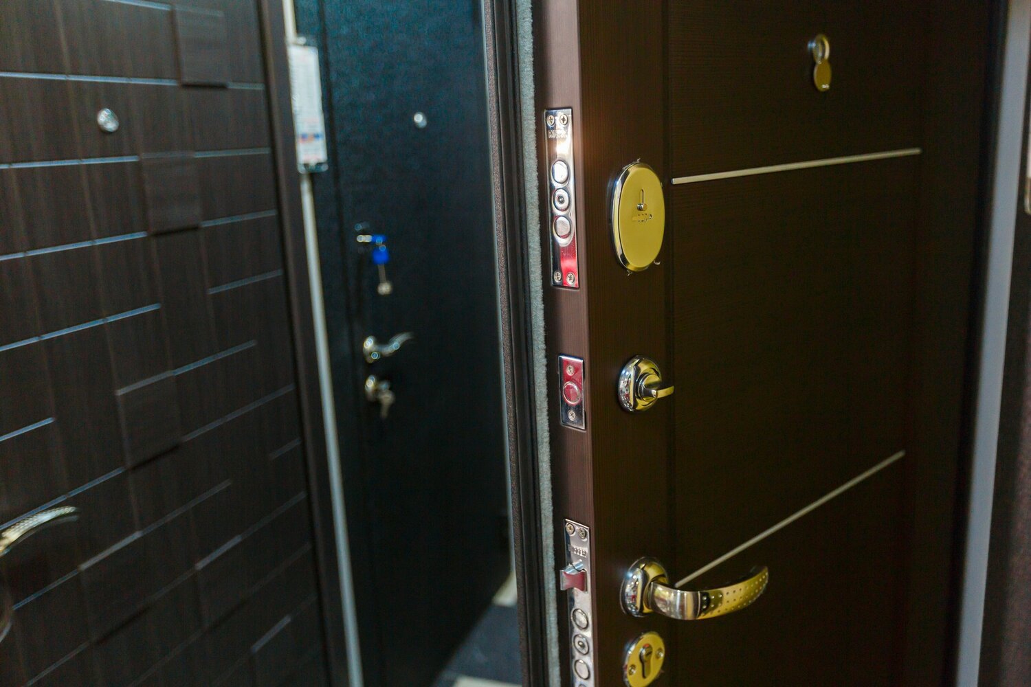 Развенчиваем популярные заблуждения о входных дверях