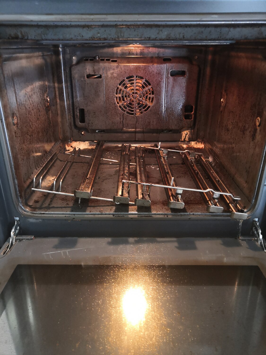 газовая духовка внутри, духовка, дно для газовой духовки, духовой шкаф, духовка с сильным налетом