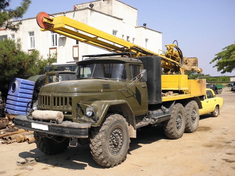 буровая машина зил 131 урб 2а2, зил 131 буровая, зил 131 урб 2а2, зил 131 буровая урб 2а2 бурит, буровая урб 2 а2 на базе зил 131