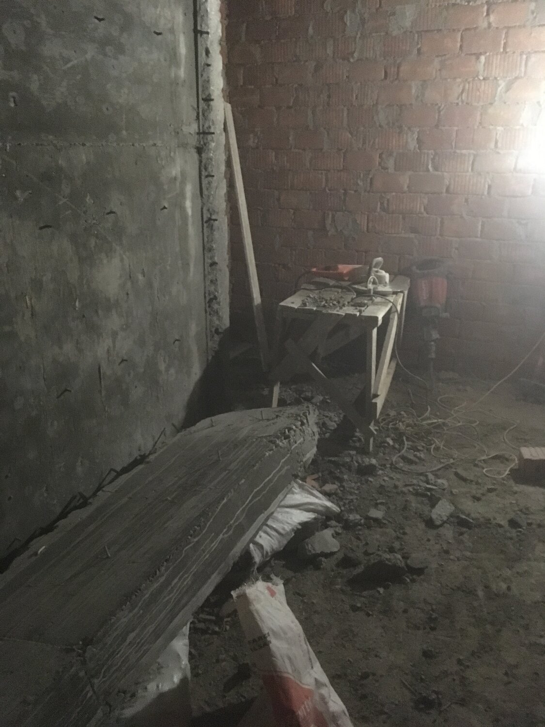 пожар в доме, пожар в хабаровске погибло 3 пожарных, пожар, подвал, пожар в больнице