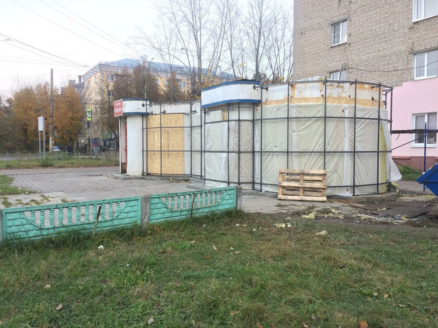 двор, улица, постройки, хоккейная коробка 30х15, площадка