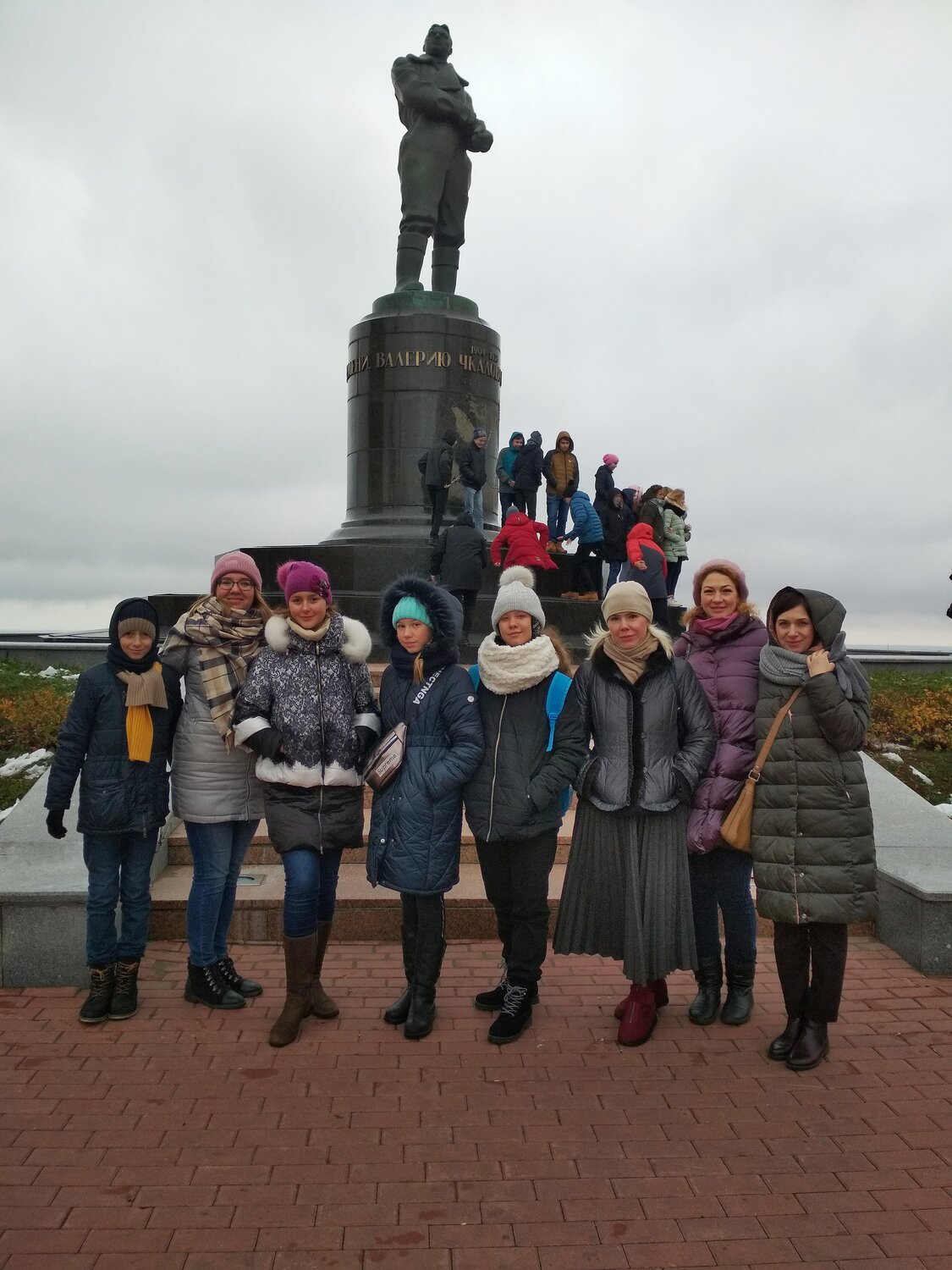 экскурсия, человек, памятник, люди, патриотические экскурсии для школьников к местам боевой славы