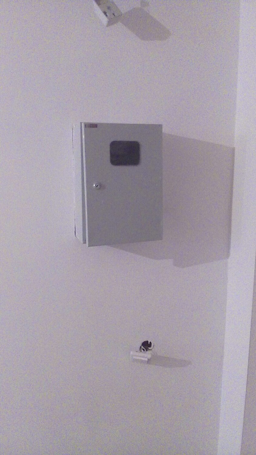 квартира, крепеж к стене шкафа пакс, косяки электрики розетка, ростелеком камеры видеонаблюдения липецк, квартира-студия