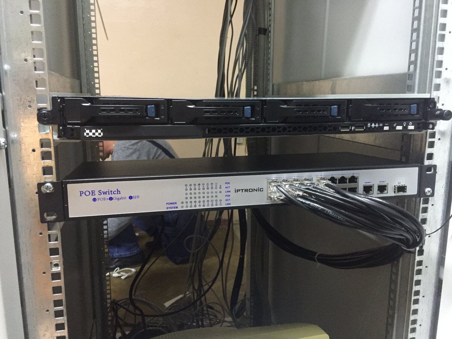 stack 4 switch, сервер атс, сервера, server, кабель менеджмент