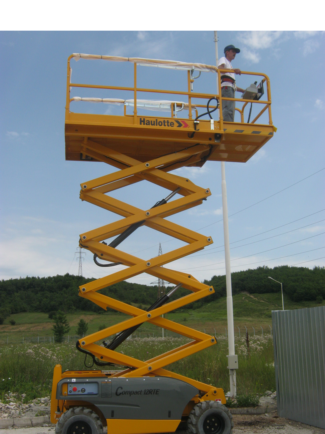 пульт управления ножничного подъемника haulotte h15sx, подъёмник haulotte compact 12dx, ножничный подъемник haulotte optimum 8, ножничный подъемник haulotte h15sx, ножничный подъёмник haulotte h12sx