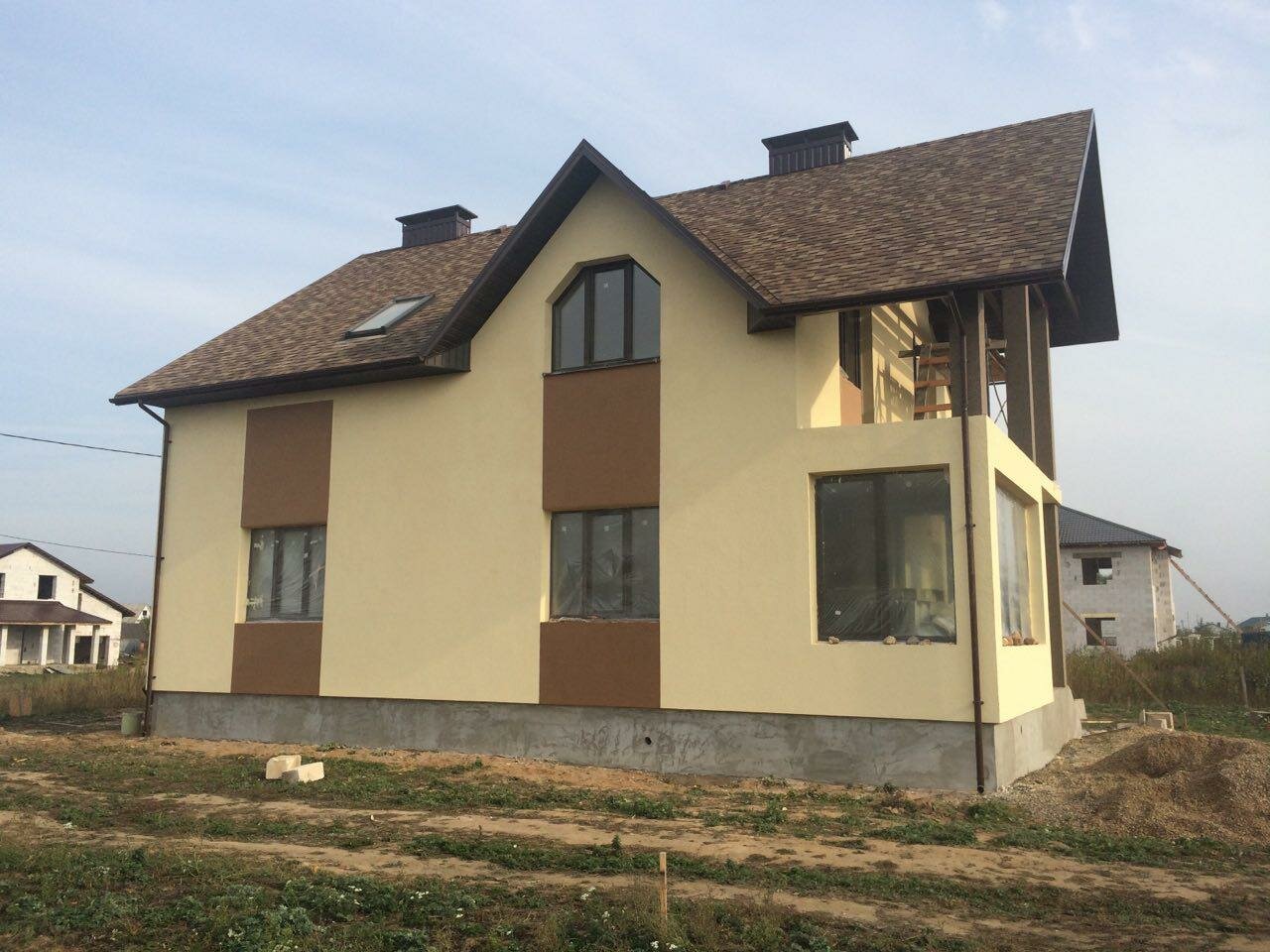 дом мокрый фасад, коттедж, мокрый фасад, фасад под ключ, загородный дом