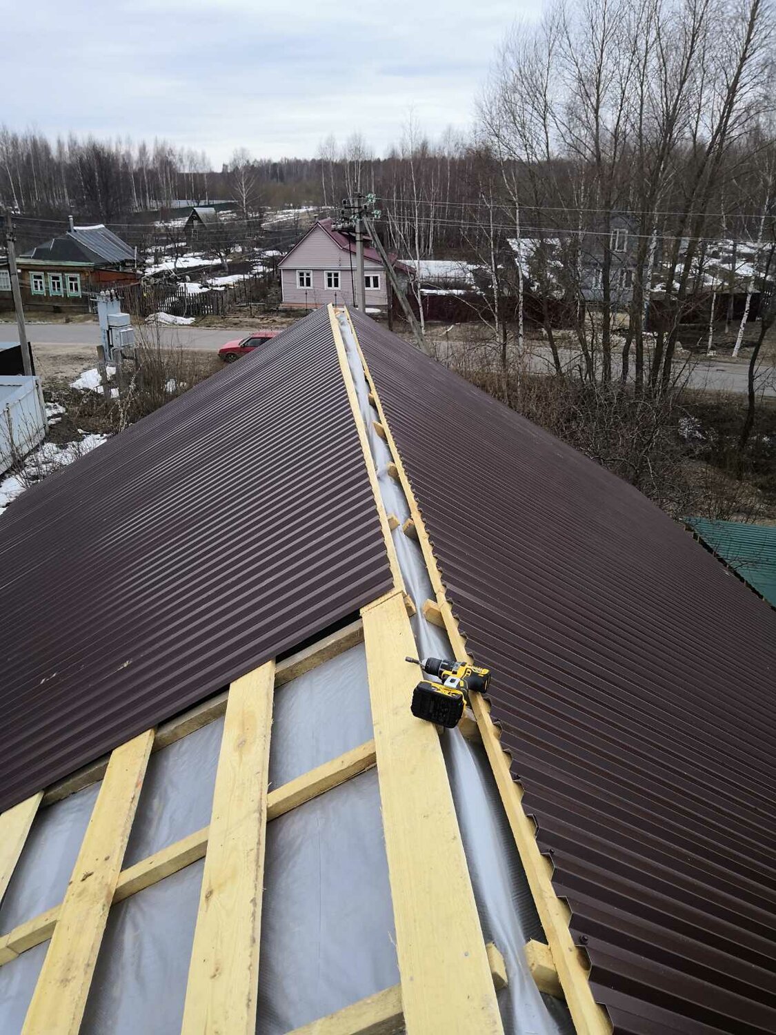 монтаж кровли, контробрешетка кровли, кровли услуги металлочерепица ондулин, кровля, укладка крыши металлопрофилем