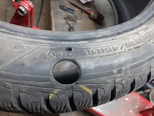 колес, б/у шины 265/65 r17 bridgestone в новосибирске, шина, покрышка, надрывы в резине