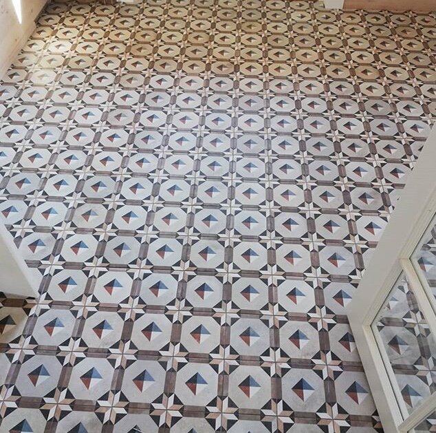 Укладка керамической плитки