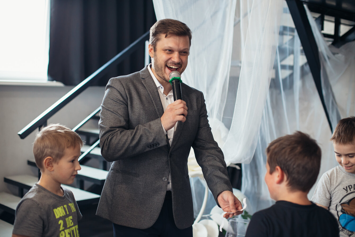 на свадьбе, влад сапунов ведущий, ведущий булганин ведущий севастополь, человек, торжество