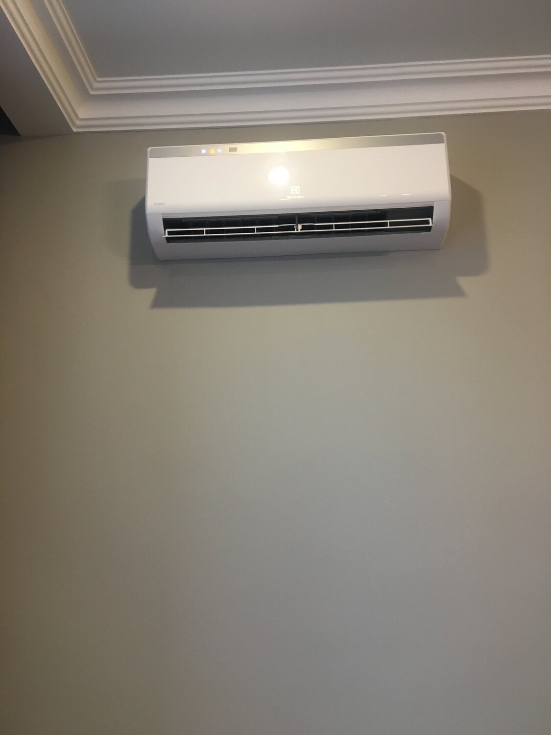 кондиционер, сплит-система toshiba ras-10n3kv/ras-10n3av-e, вытяжка кондиционер, инверторный кондиционер, монтаж внутреннего блока кондиционера aeronik asi 09hs4