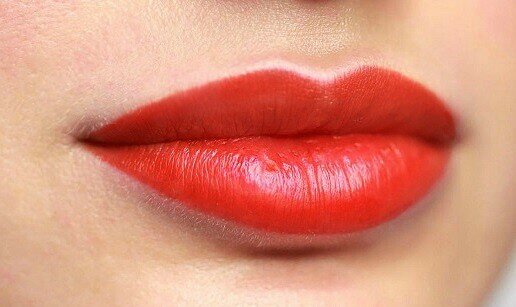 помада, губная помада, lipstick, татуаж губ светлый кайал, красные глянцевые губы