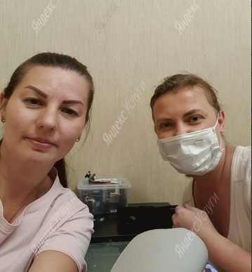 горыныч в медицинской маске, девушка, люди, врачи, улыбка