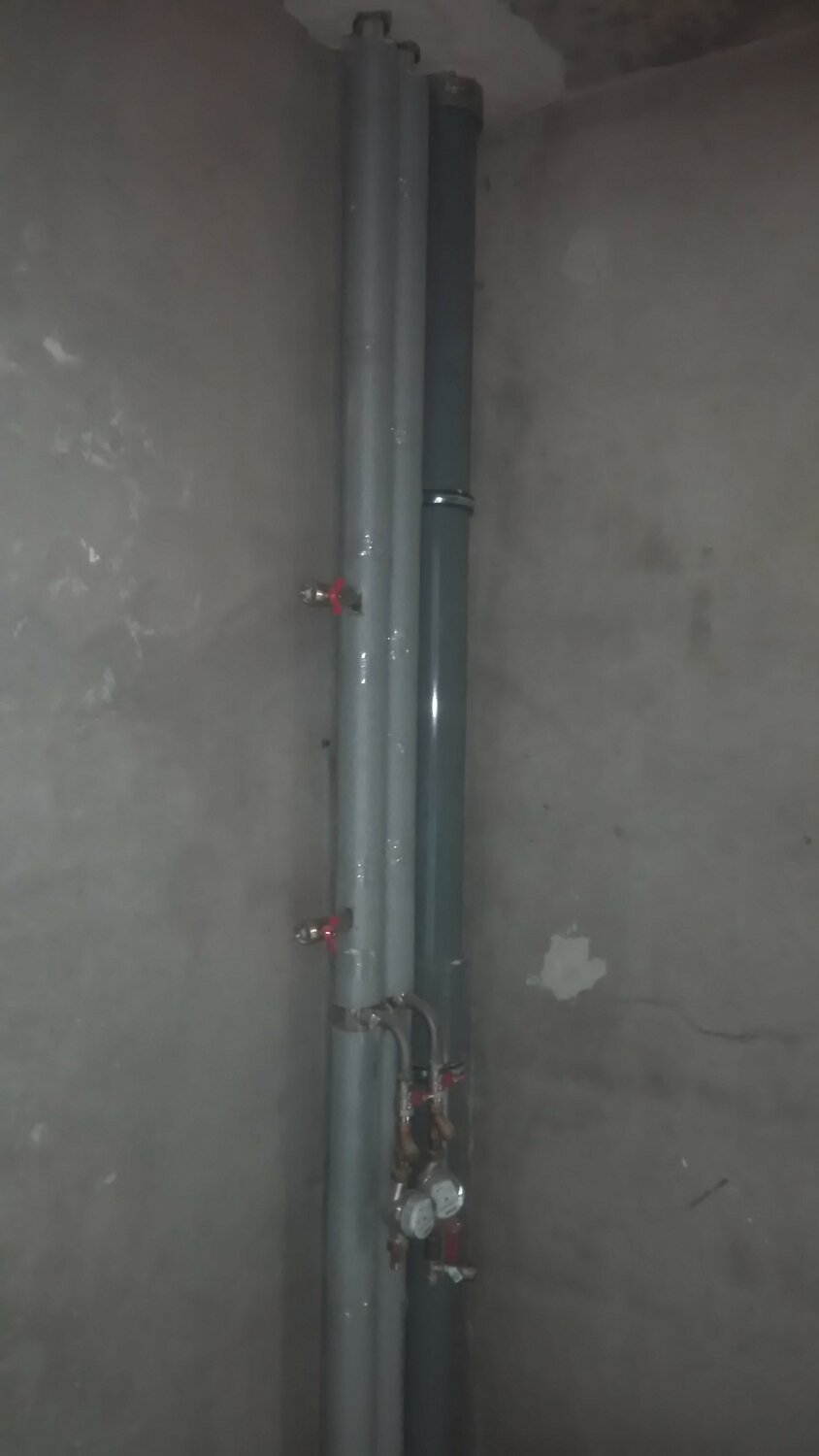 сварка газовой трубы для разводки, трубы от застройщика, водопровод, монтаж, стояковая труба полотенцесушителя нарезать резьбу