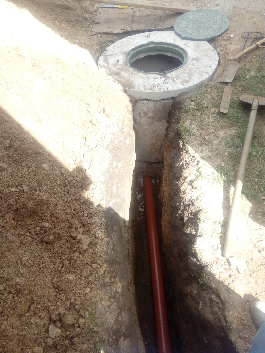организация бетонного септика, канализация переливной септик, септик труба диаметр 200 из бетонных колец, колодцы септики, канализация