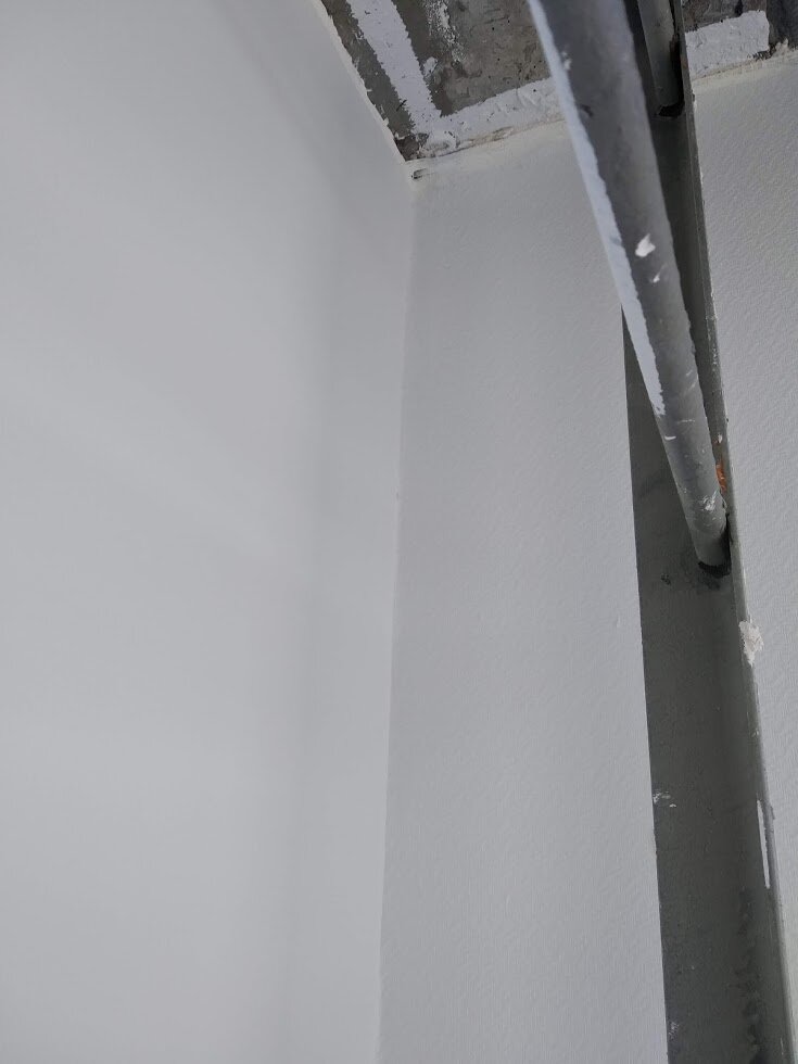 шпатлевание гипсокартонных стен, угол из профиля для гипсокартона, гипсокартон, кором из гкл под натяжной потолок, короб из гипсокартона на потолке