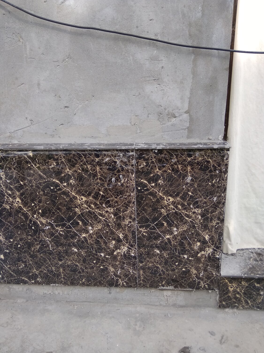 гранитная плитка на фасад, tan brown гранит цоколь, отделка цоколя фундамента гранитом, гранит, имперадор дарк мрамор керамогранит