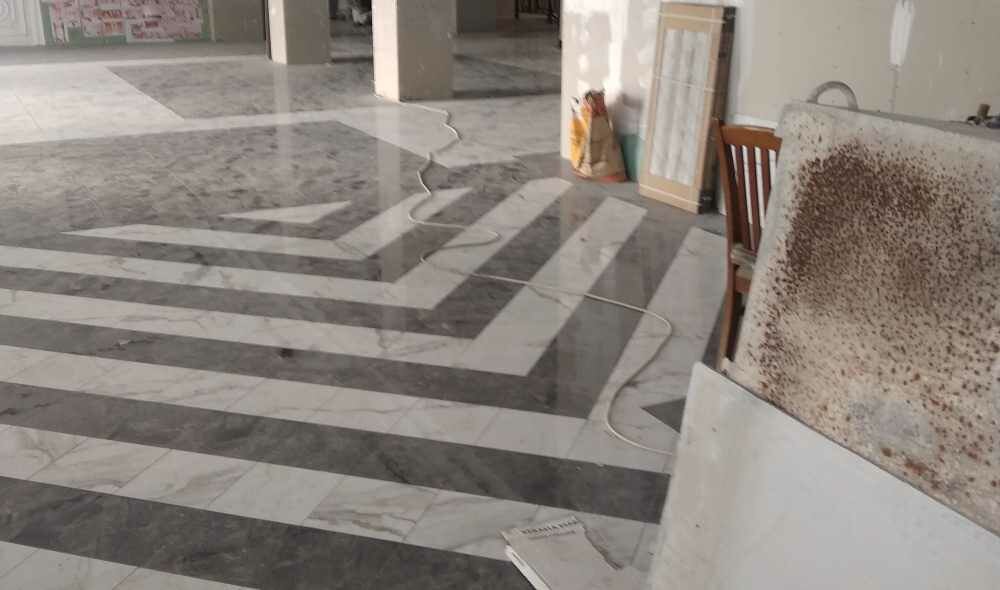 гранитная плитка на пол, укладка мрамора, напольное покрытие, напольная плитка, керамогранит