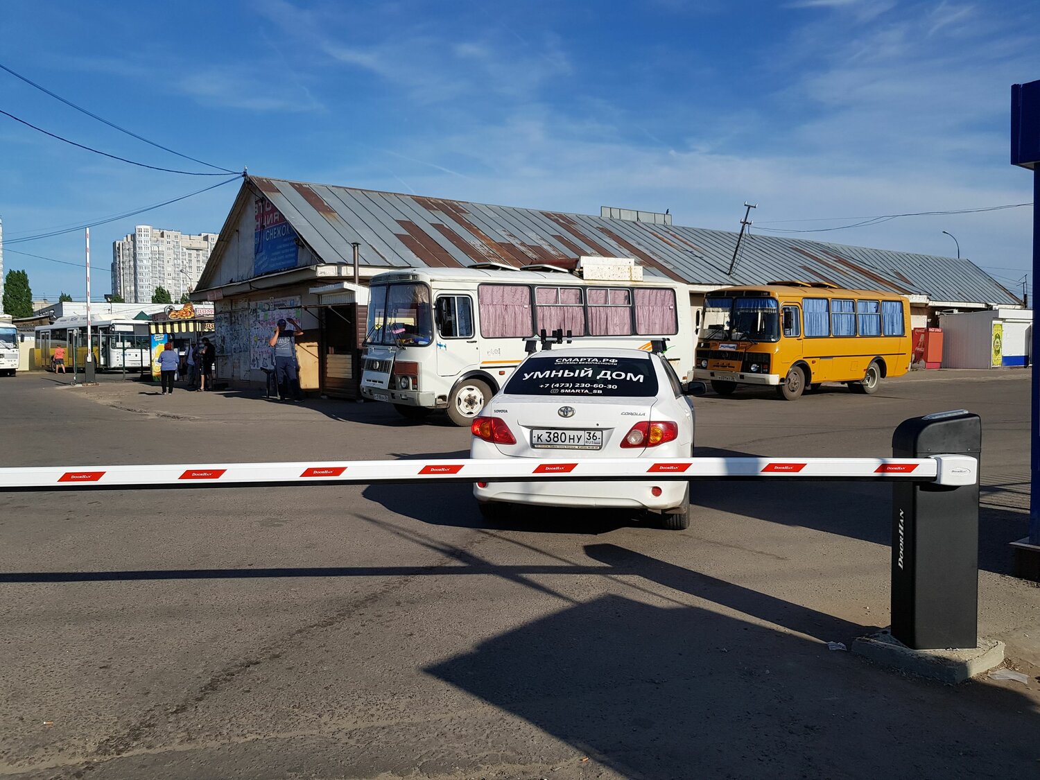пропускной пункт шегини, дорожный переезд, черги на кордоні, граница, временная разметка на дороге