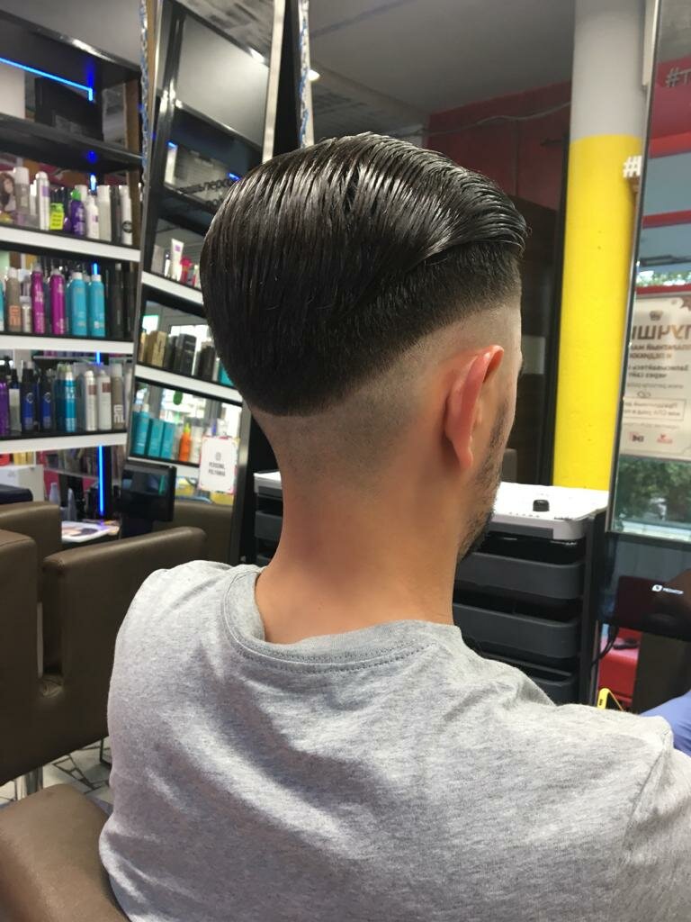 окантовка мужской стрижки сзади, стрижки барбер полубокс, стрижка, barbershop, стрижка фаворит мужская