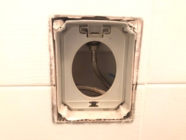 розетка, розетка ip44 шнайдер, розетки schneider electric glossa ip44, стиральная машина, розетка с заземлением