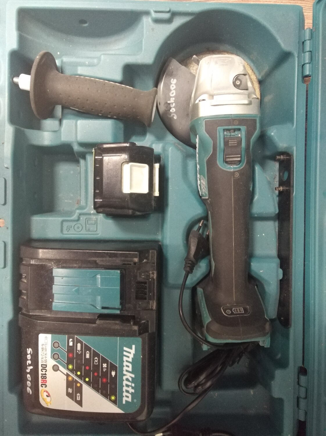 макита df456, макита a-47195, макита dga504rf комплектация, makita dga506rme, makita dga504