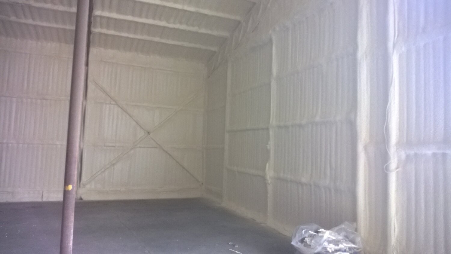 Как утеплить ангар из профнастила - 85 фото