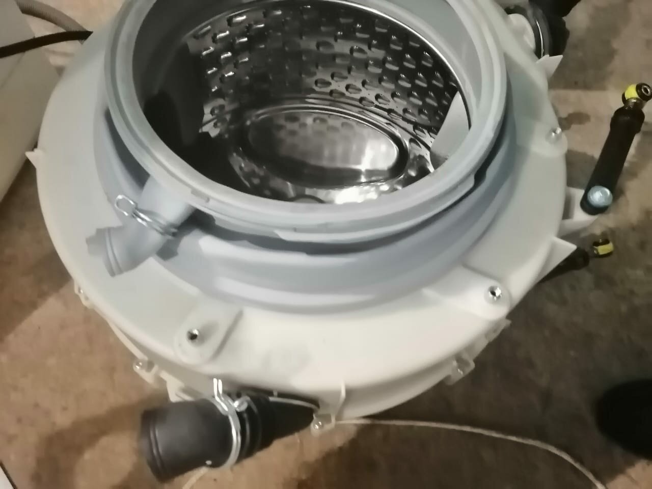 разборный бак стиральной машины indesit, c00109633 бак стиральной машины indesit, бак стиральной машины indesit 7кг, бак стиральной машины indesit wisl, бак для стиральной машины indesit 109633