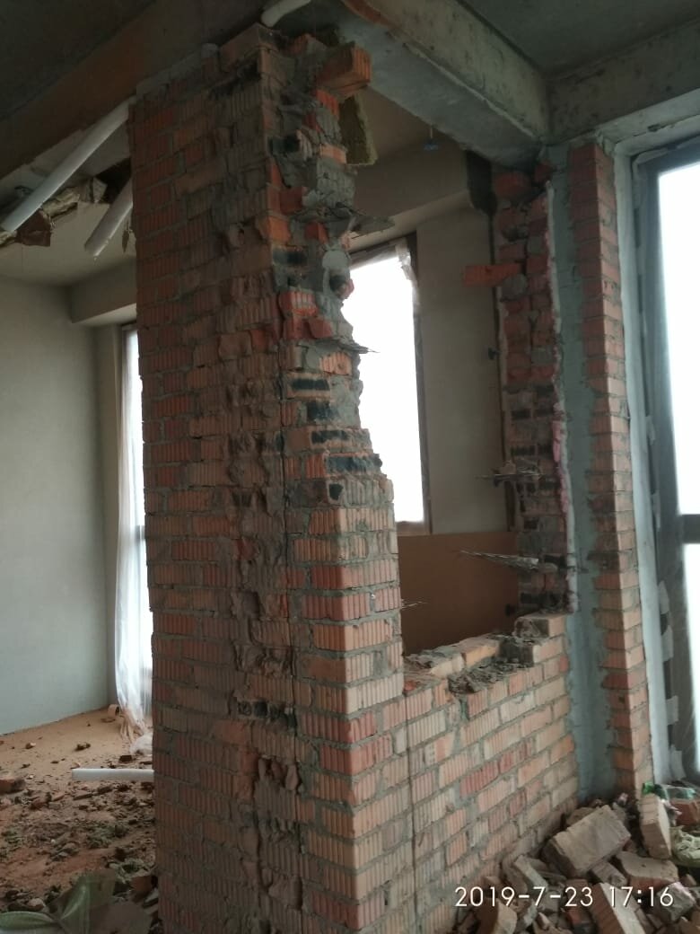 кирпичная кладка, кирпичная перегородка 200 мм, кирпич внутри дома из газобетона, перегородки из кирпича, кирпич